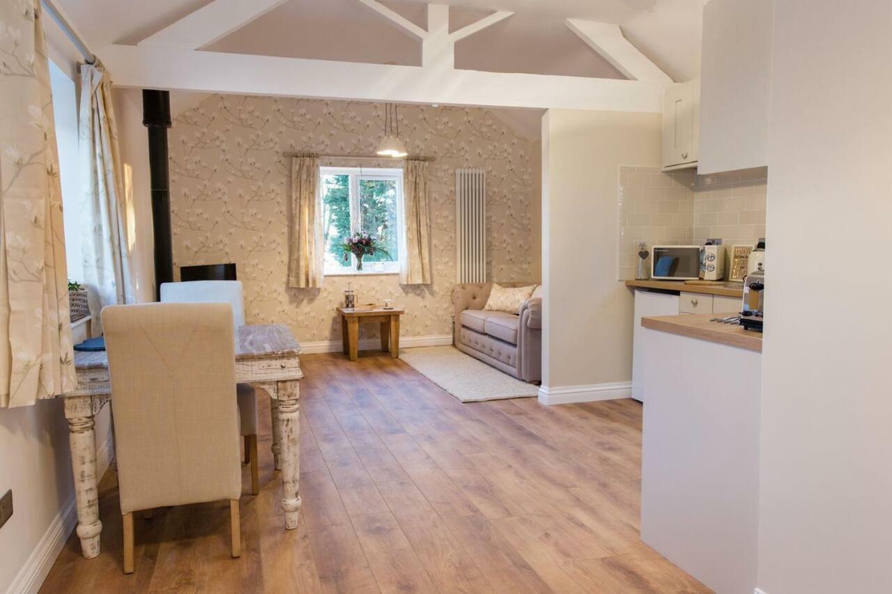 Thrush Nest Cottages - Wren Cottage Sleeps 4, 2 Bedrooms & Stable Cottage Sleeps 2, 1 Bedroom Γιορκ Εξωτερικό φωτογραφία